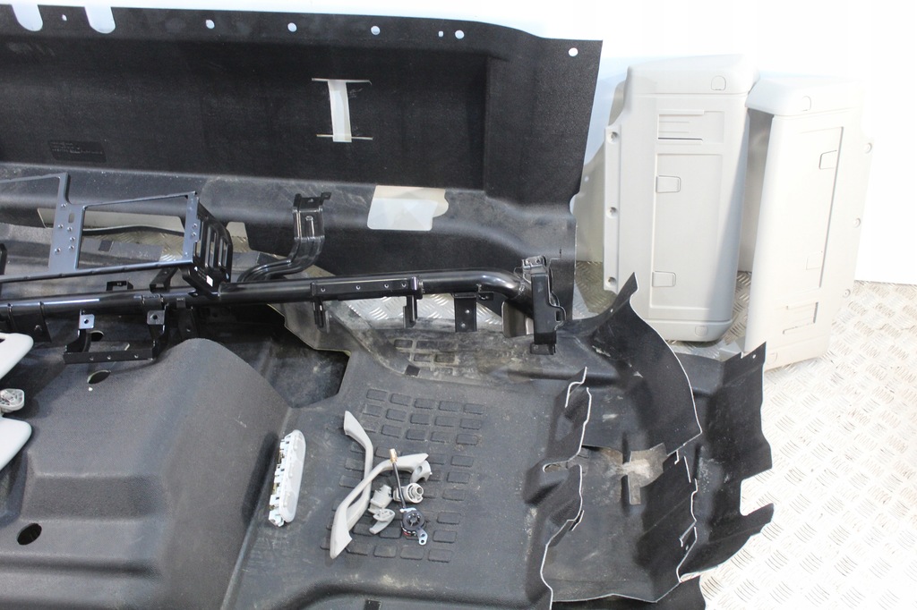 фото №8, Панель приладів стеля салон nissan nt500