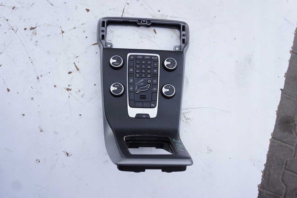 фото №1, Панель обдув рамка панели volvo v40 ii