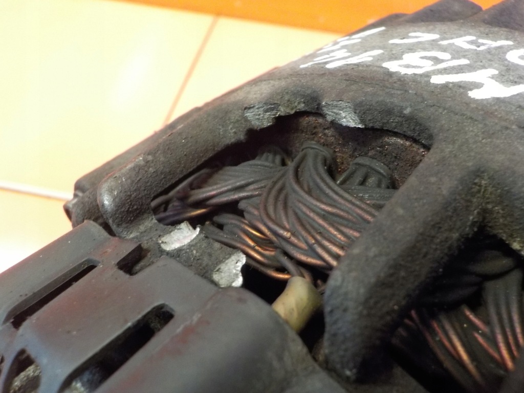 Trafic vivaro primastar 2.0 dci 12r 114km m9r786 генератор 8200404459 в Украине