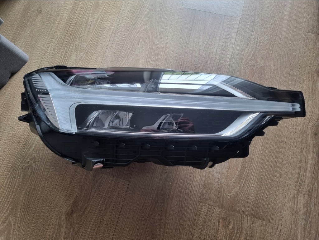 фото №1, Volvo xc60 ii лампа правая передняя правый перед full led nowa !!! 31656561