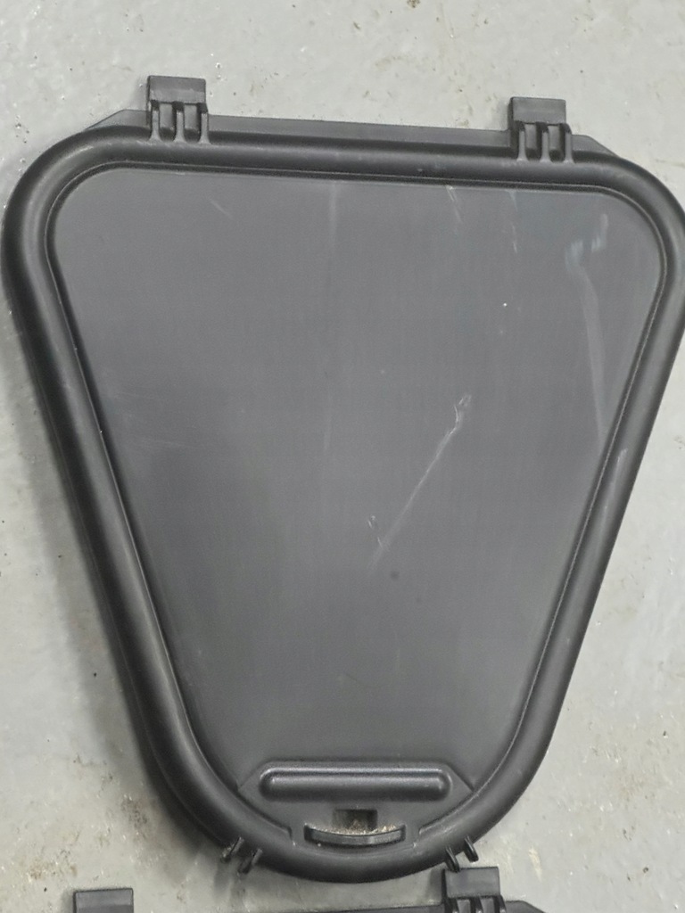 фото №1, Mercedes b w246 заглушка жабо перед амортизатора