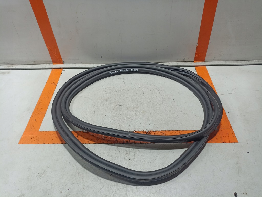 фото №1, Bmw 2 f44 прокладка багажника