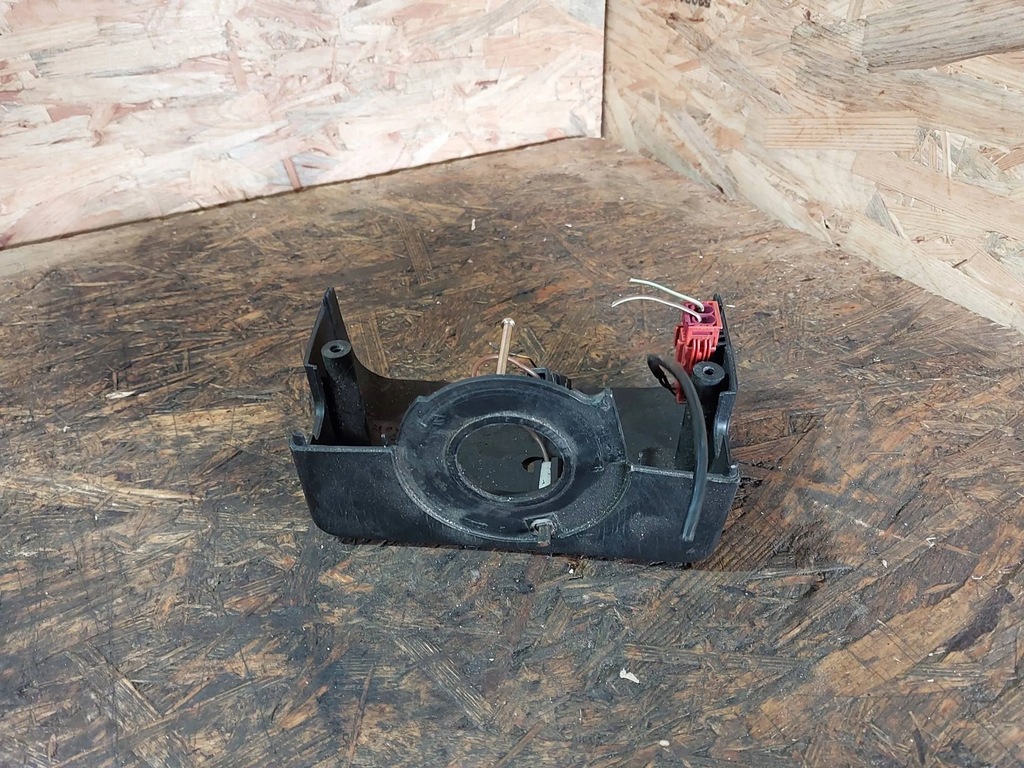 фото №7, Корпус захист замка запалювання audi 80 b4 893953516a