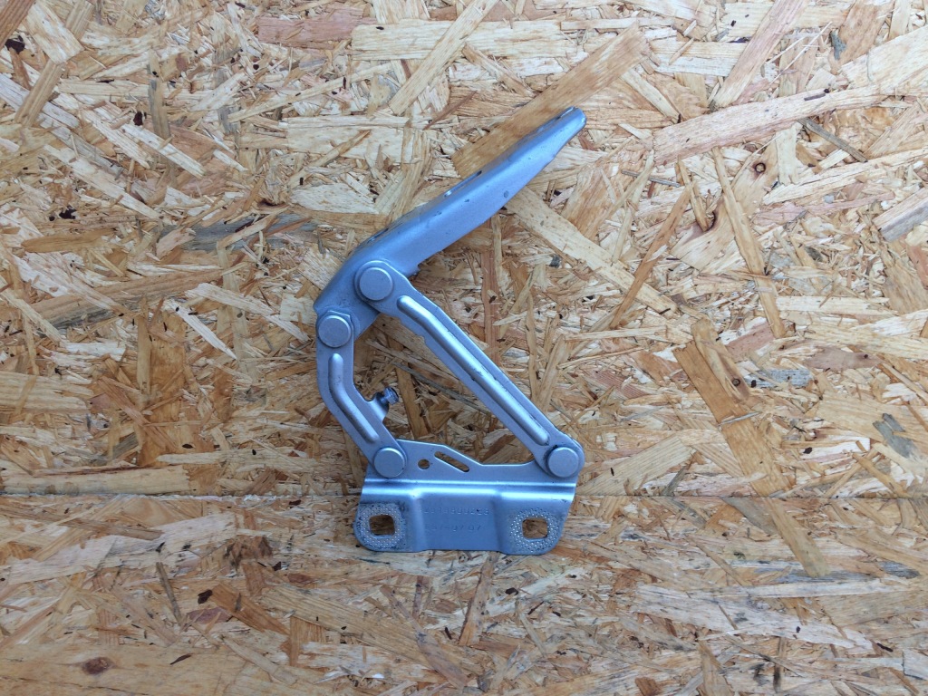 фото №1, Петля капот правый mb r-klasa w251 amg a2518800228