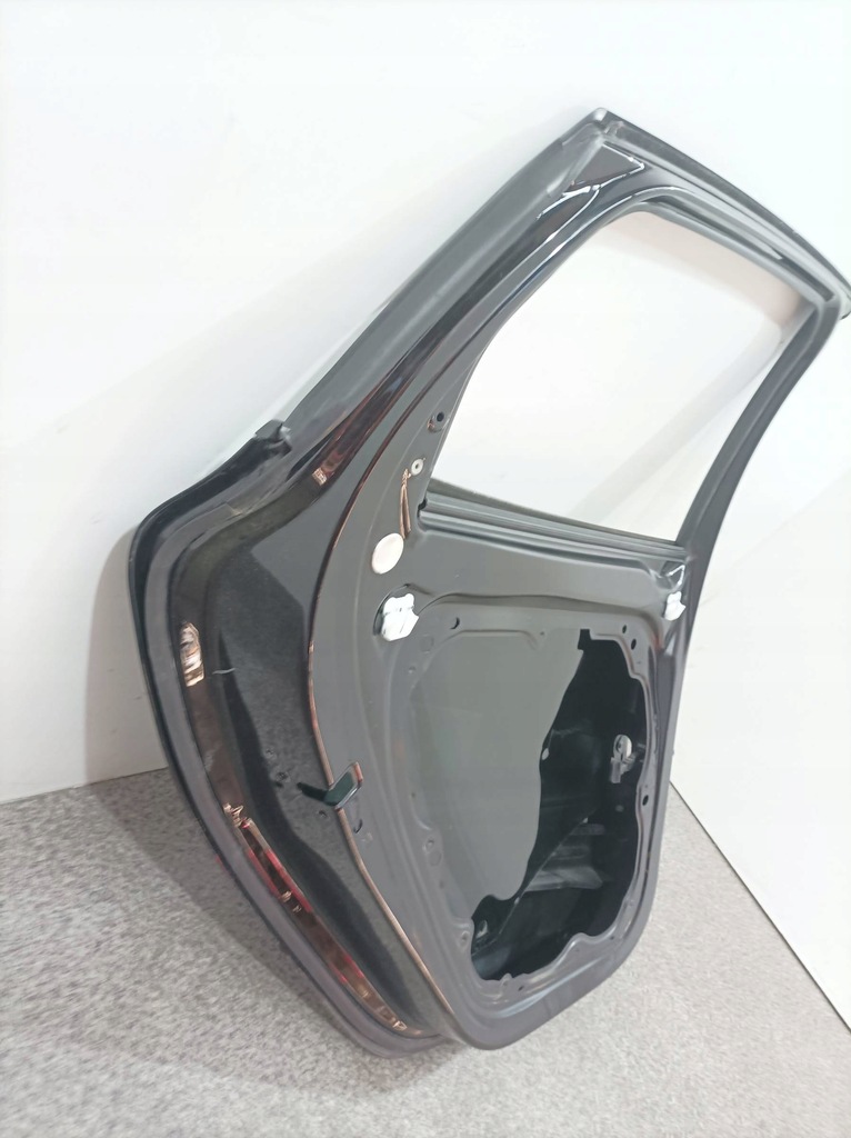 фото №11, Дверь левая задняя чёрные volvo v40 ii 2012-2019