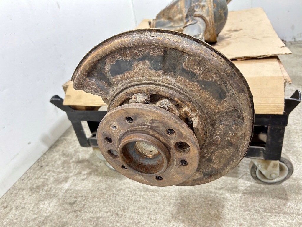 Купити 2013 volkswagen crafter балка задня з редуктор a9063506101