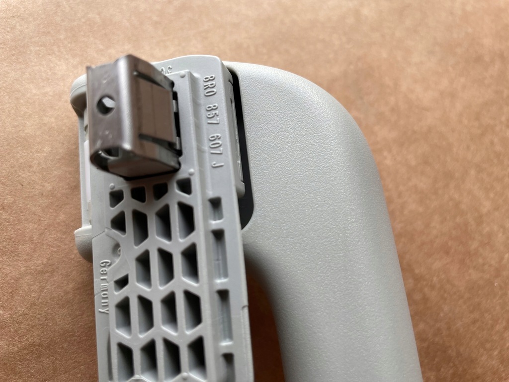 фото №4, Audi a5 8t ручка стельовий лівий задня