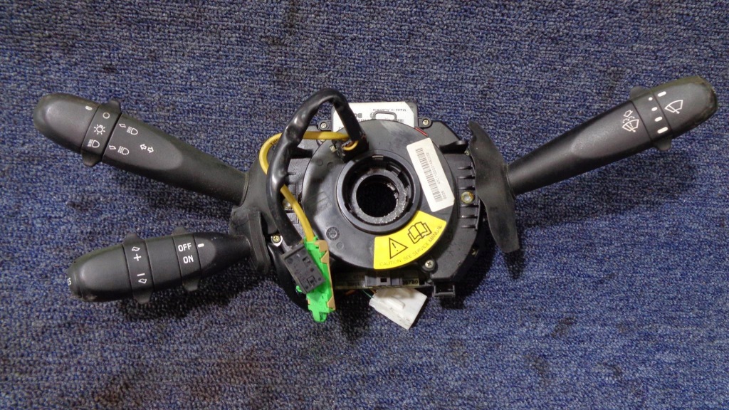 фото №1, Переключатель kombajn лента 01560405780 alfa romeo gt круиз-контроль