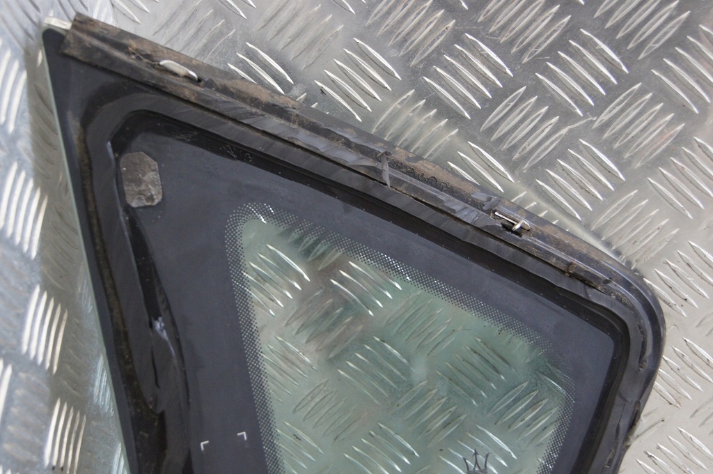 фото №5, Maserati levante стекло кузовная правая