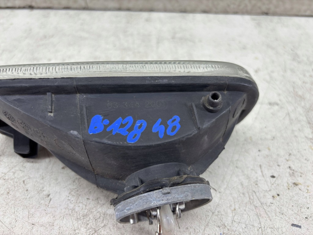Bmw 3 e36 противотуманная фара передний правый перед 033442001 с Разборки