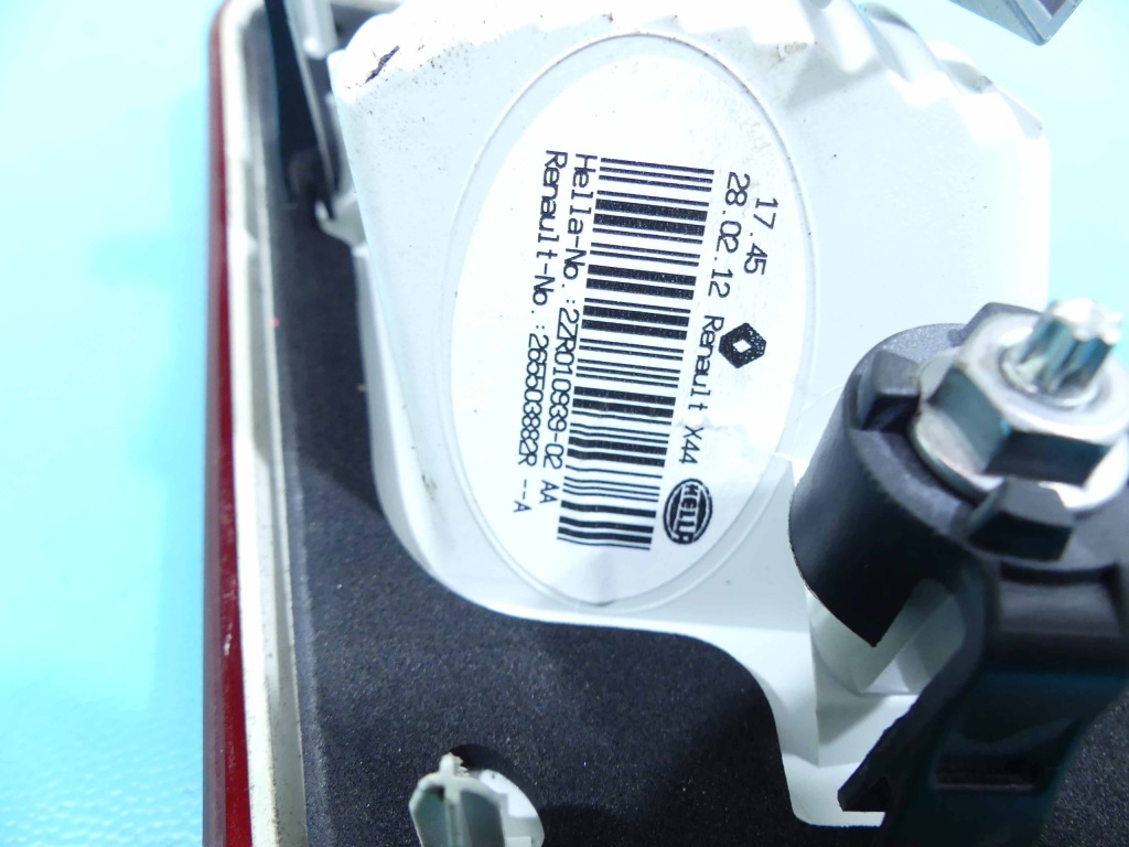 фото №3, Лампа задняя правая крышки renault twingo ii 12-14 eu