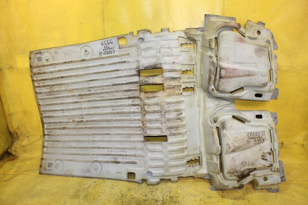 фото №7, Обшивка коврик багажника кабины задняя vw caddy iii