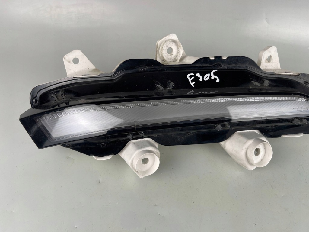 Peugeot 2008 2 2023 левая сторона фара led к движение dziennej Недорого