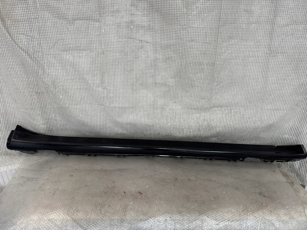 фото №1, Audi etron gt правая молдинг порог