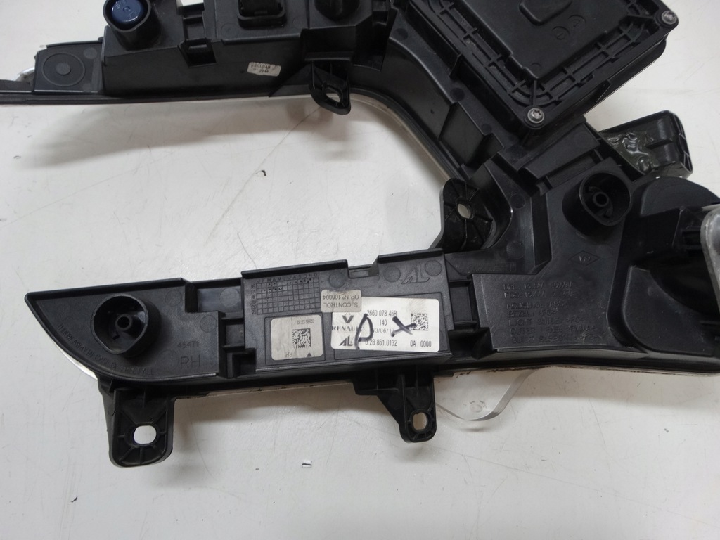 фото №13, Лампа led противотуманная фара renault captur 266007846b