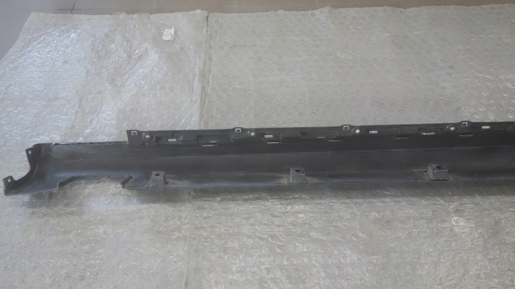 Tesla model s рестайлінг  накладка молдинг поріг права 6005875-00-j Ціна