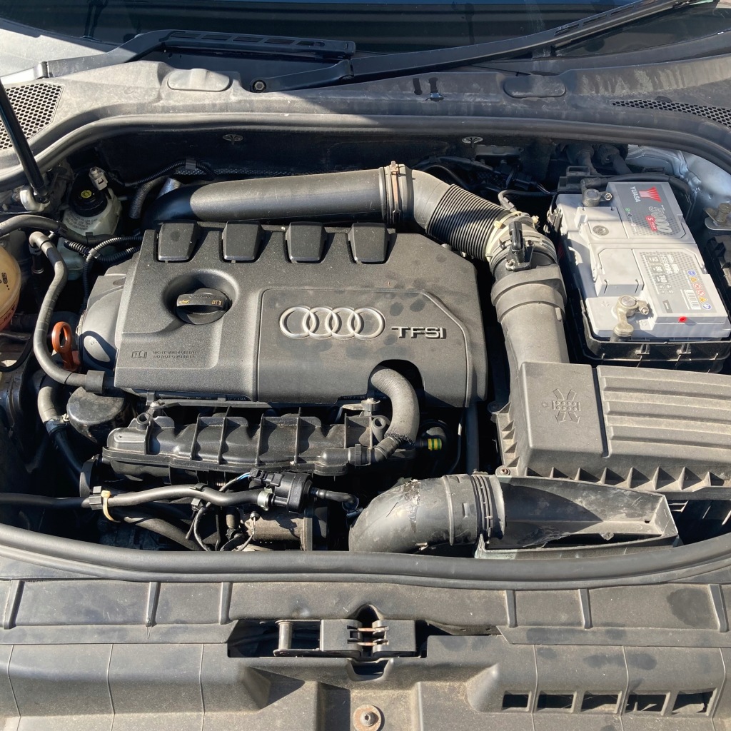 Audi a3 2011 рік 2,0 tfsi ccza / ccz 200km двигун стійку Оригінал
