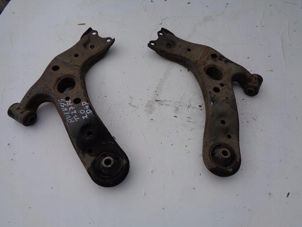 фото №1, Рычаг левый перед toyota avensis t27 fl