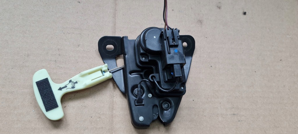 Купити Maserati quattroporte vi замок кришки багажника задній 19749217ad