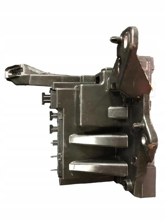 фото №1, Mercedes w223 коробка предохранителей 2235407344