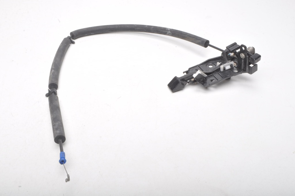 Купить Alfa romeo 4c замок капот 202933