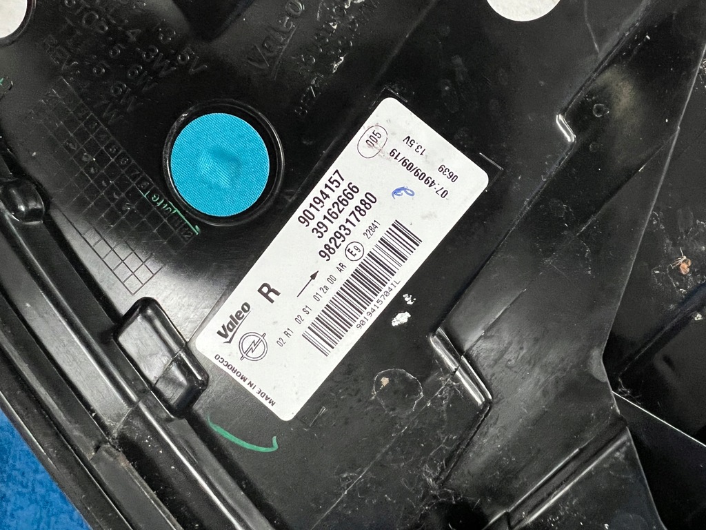 фото №3, Opel corsa f правая задняя лампа led