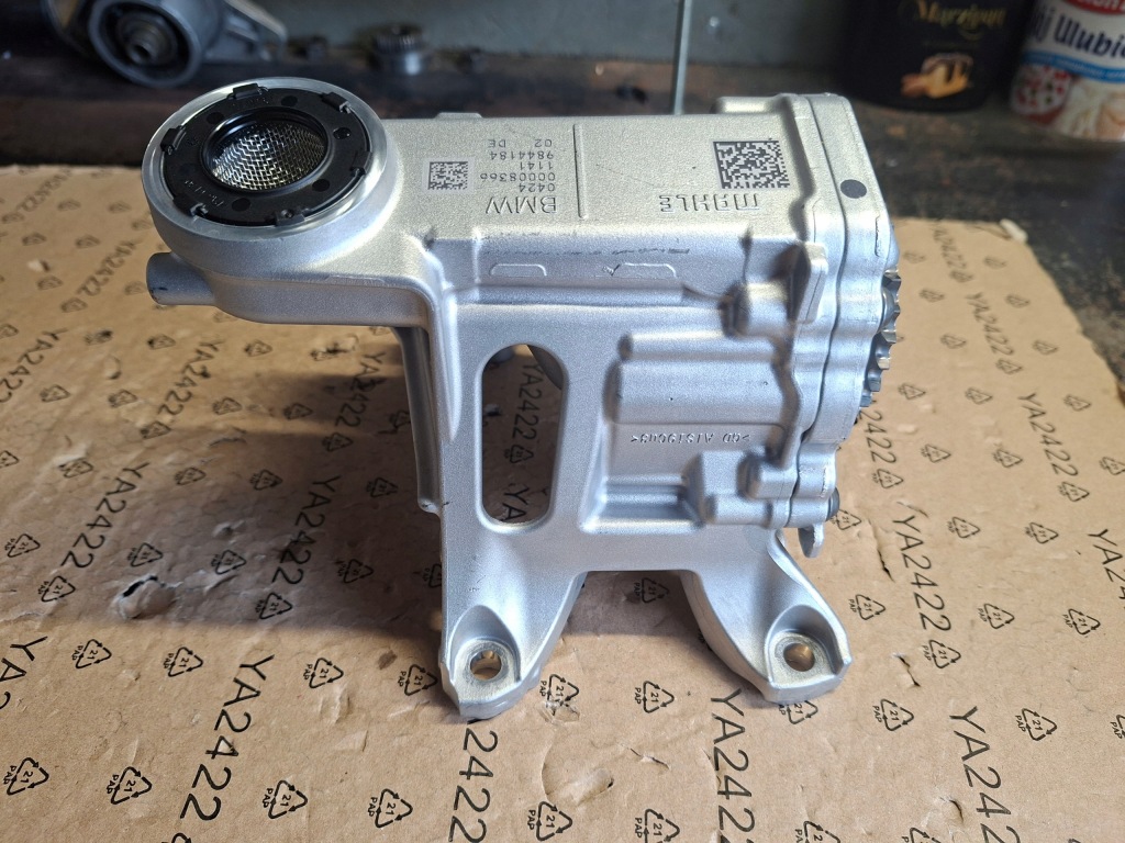 Насос масла двигателя bmw 530i 11419844184 Недорого