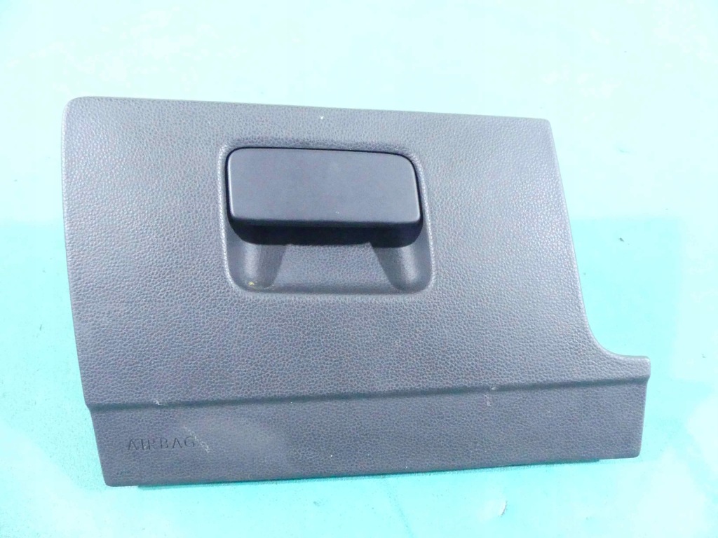 Купити Бардачок пасажира vw passat b8 європа 09281002