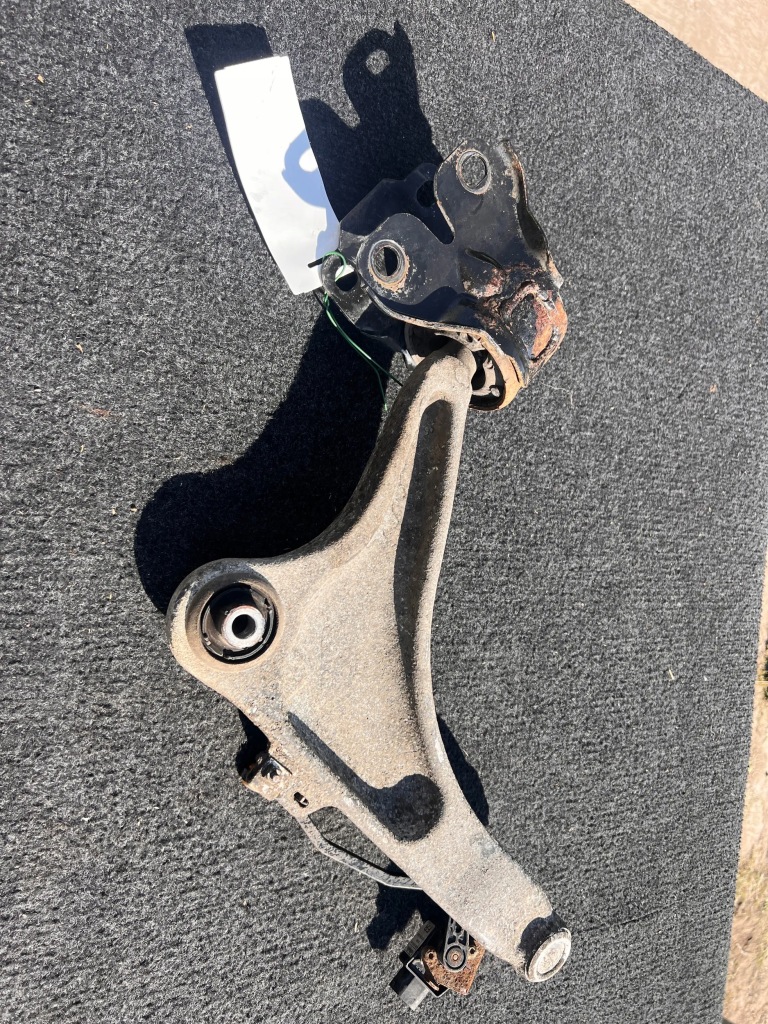 фото №1, Volvo v60 рычаг правый перед 31429320