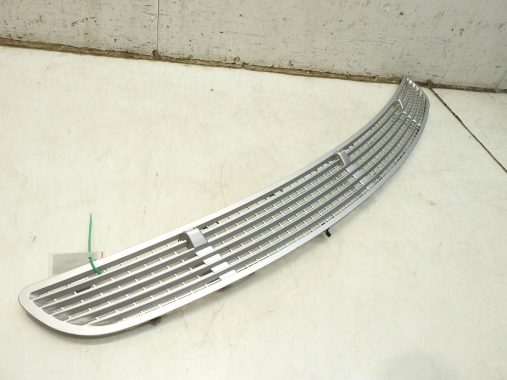 Решітка капот 775 mercedes r w251 в Україні