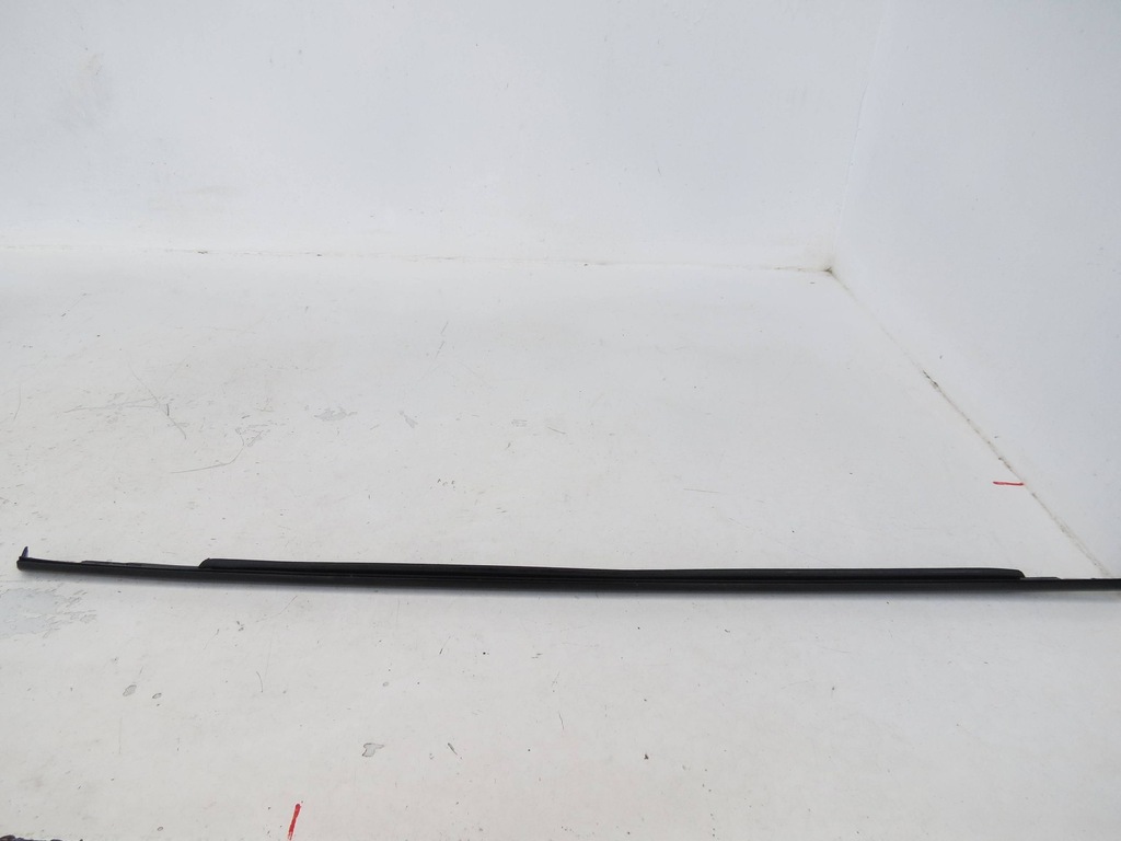 фото №8, Volvo s90, v90 2019 левая сторона молдинг / прокладка стекло дверь