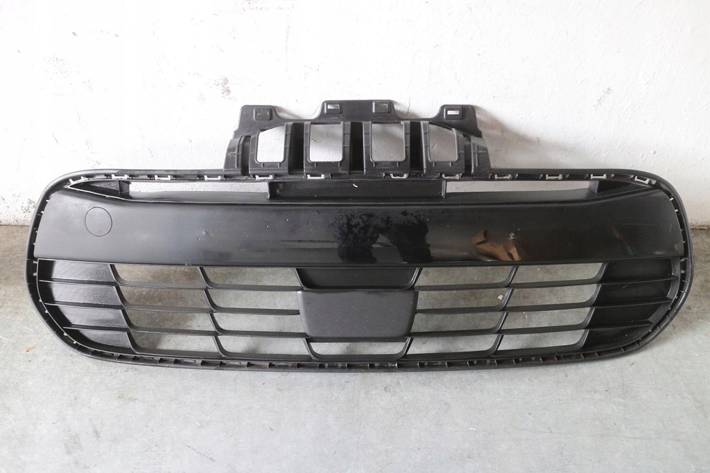 фото №1, Решётка средняя pod радар kia rio 4 iv 2017- 86562-h8030