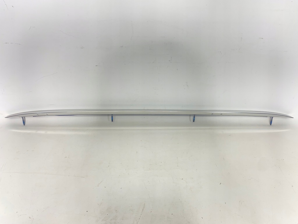 Рейлинг крышный правый  хром оригинальный номер audi a3 8p4860022n2zz Цена