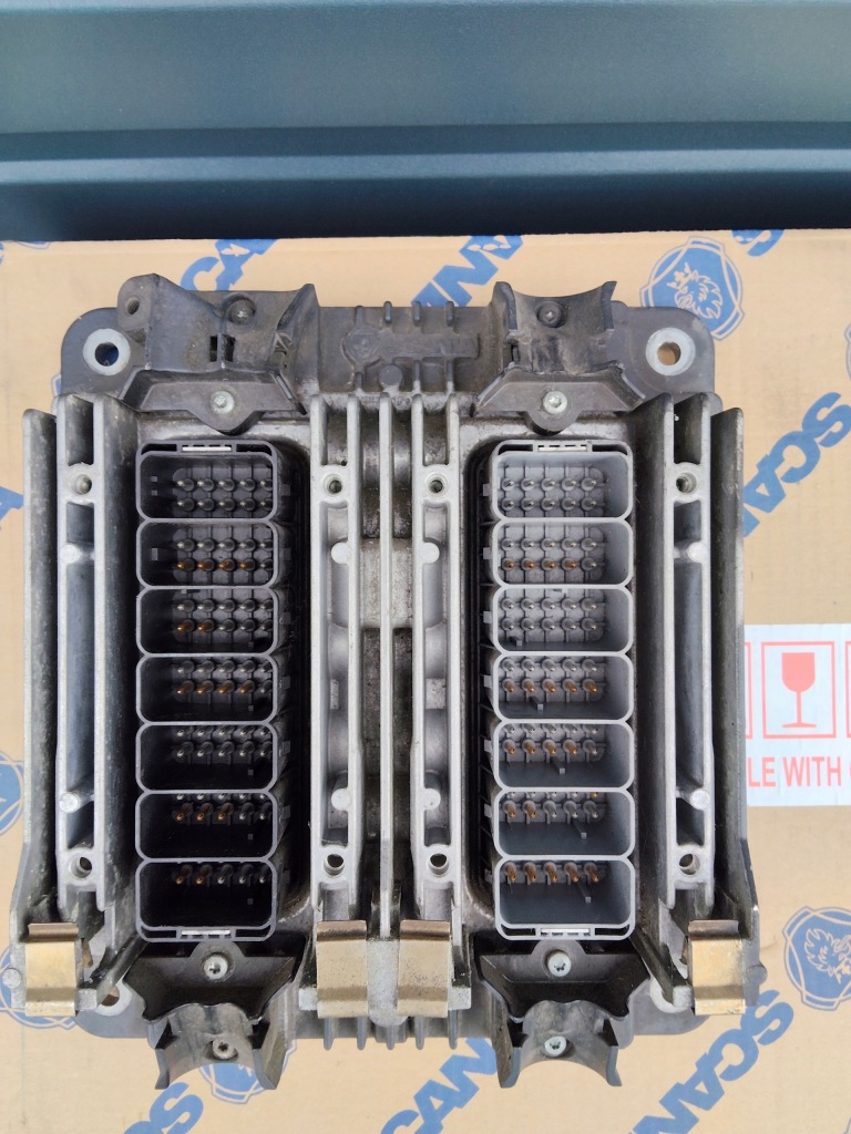 Купити Блок керування бортовий комп'ютер двигуна s8 scania r xpi ecu ems dc13 147