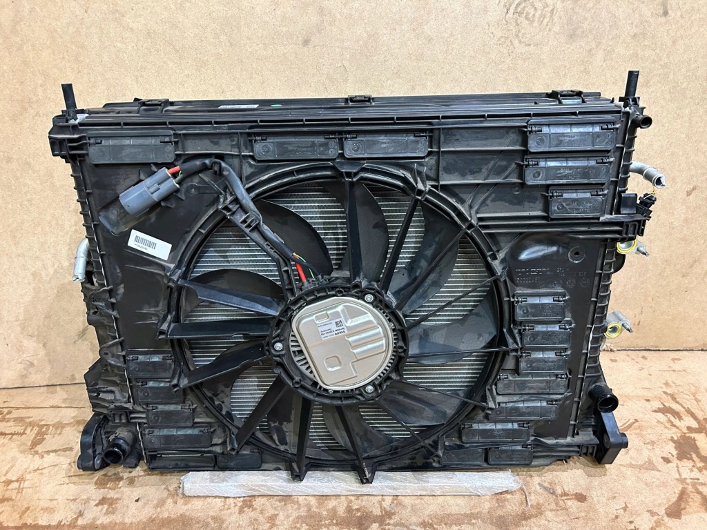 Volvo xc90 2021 комплект радіатор Недорого