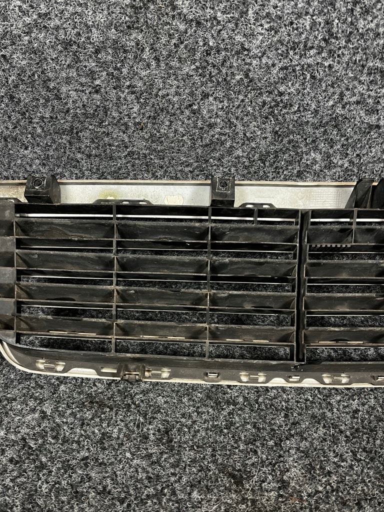 Решётка радиатора решётка радиатора радиатора mercedes w208 2088800085 Цена