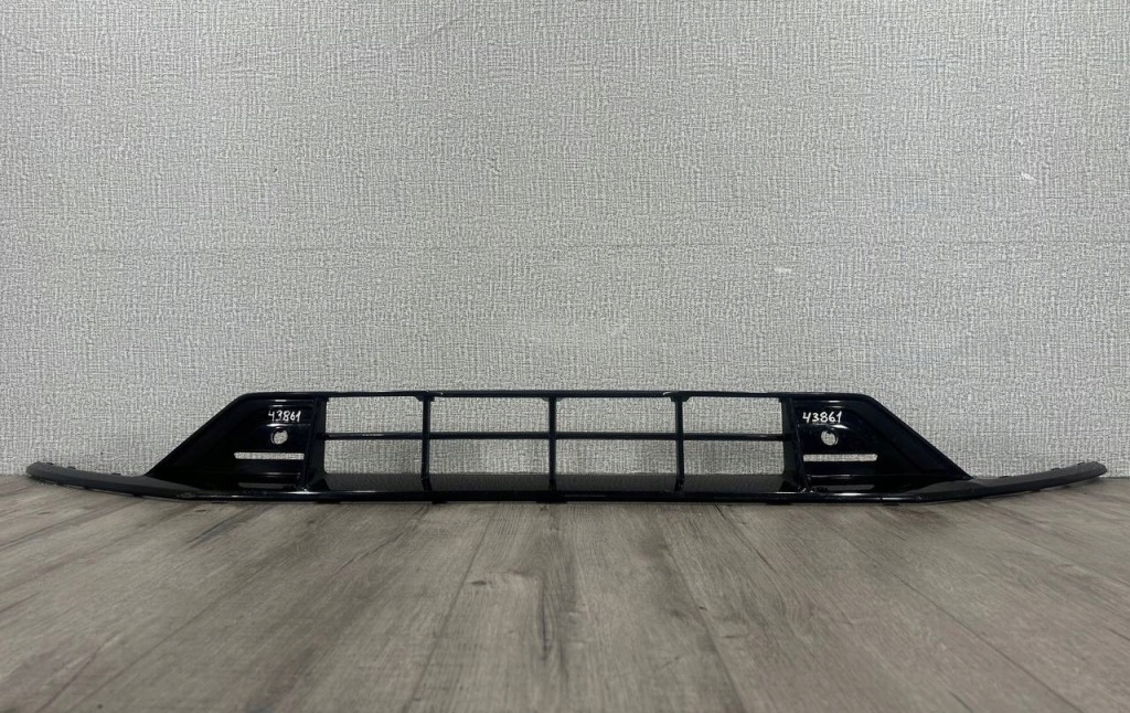 фото №1, Решётка средняя бампера перед 31455656 volvo v60 ii s60 iii