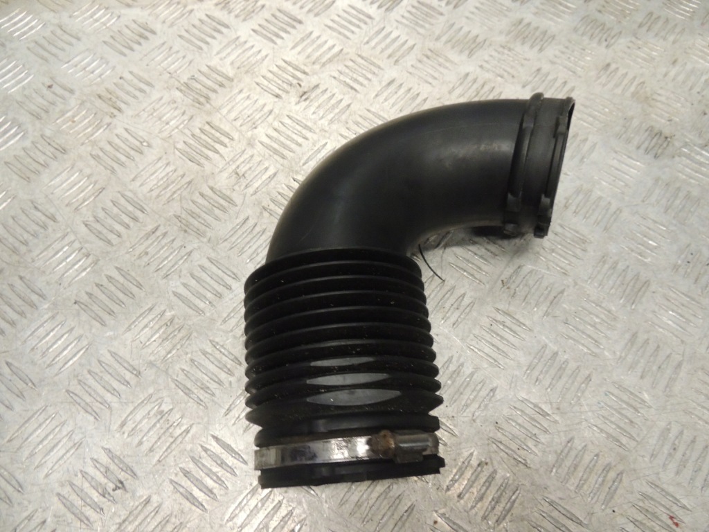 Mercedes w447 2.2 труба патрубок 70548449 Оригінал