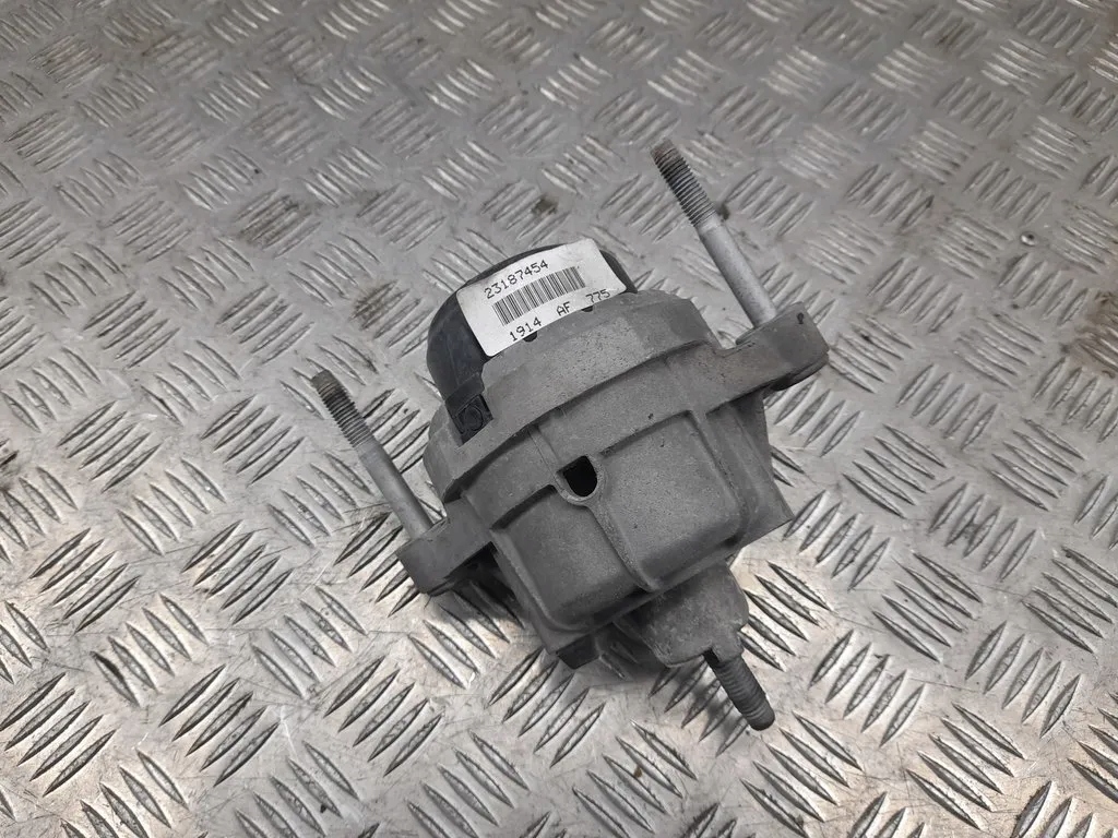 фото №6, Chevrolet corvette 23187454 права кронштейни i лапи