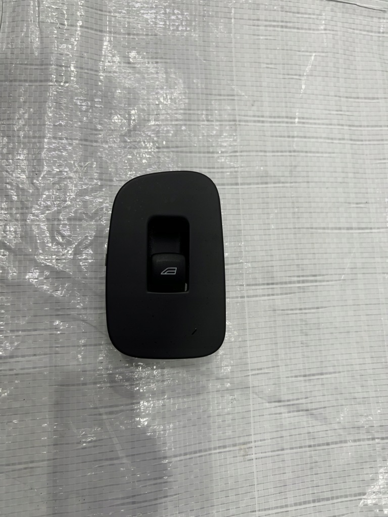 фото №1, Volvo xc60 ii b4 переключатель окон передний правый