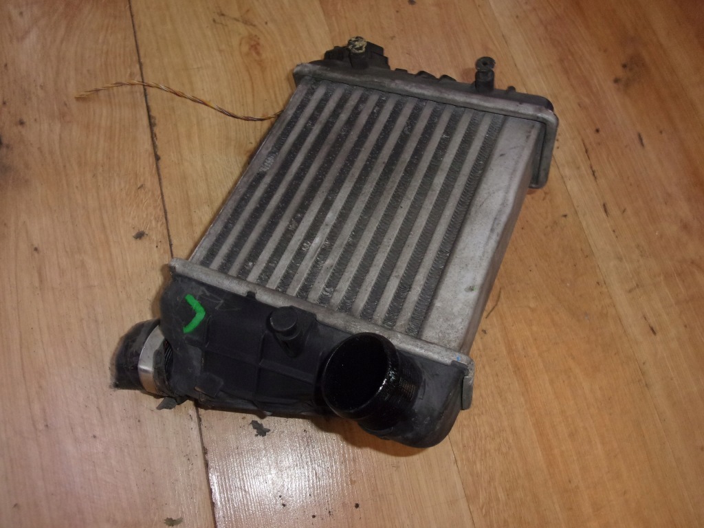фото №1, Audi a4 b7 радиатор интеркулер левый 3.0 tdi
