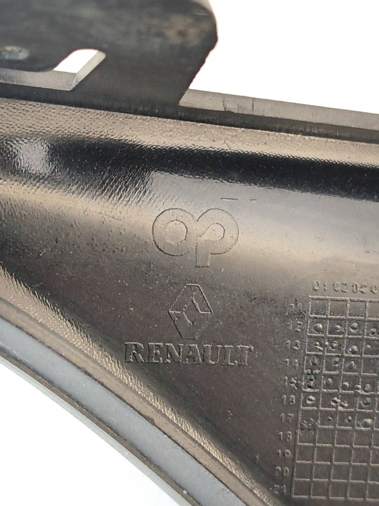 Renault megane 3 рестайлинг  11-13 решётка рамка решётка  левая бампер перед с Разборки