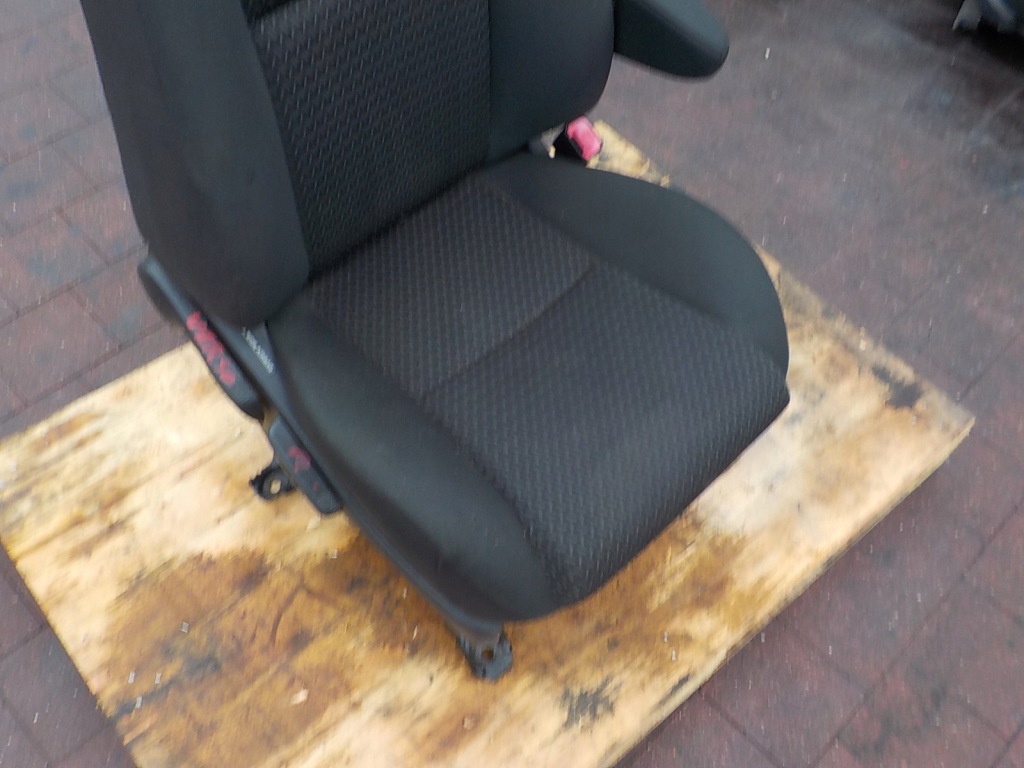 фото №4, Toyota corolla verso ii сидіння правий пасажира