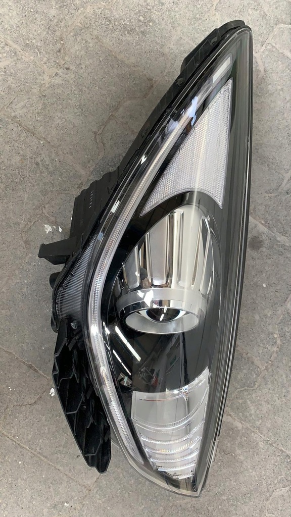 фото №1, Kia niro 2018- ксенон лампа права