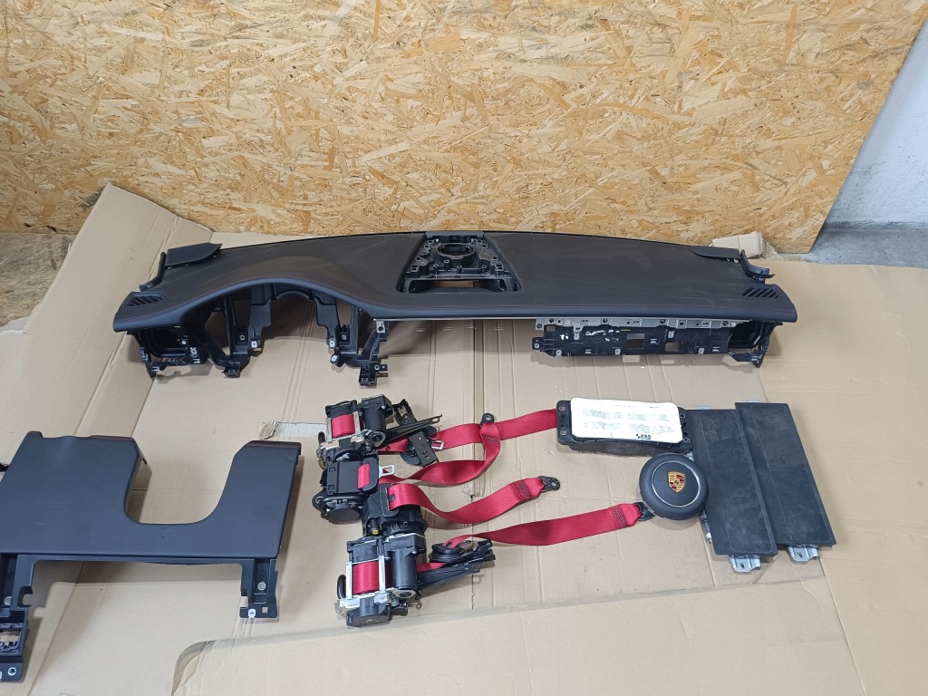 фото №16, Консоль панель приладів подушка безпеки ремені panamera 971 gts