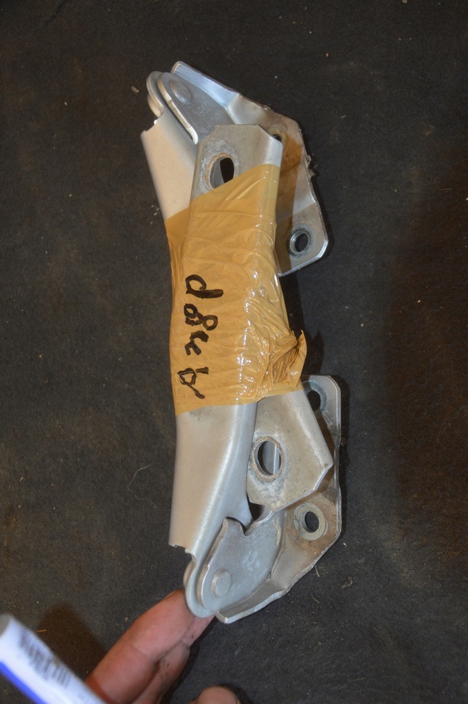 фото №1, Audi a3 8p 5d петли капот ly7w