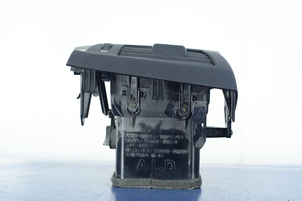 фото №4, Lexus ct200h решітка обдув ліва 55650-76010