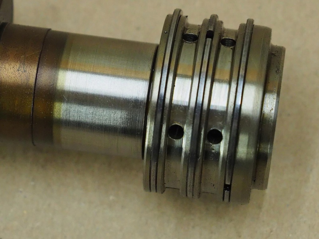 фото №11, Audi a8 d3 6.0 bht вал всмоктуючий правий 07c102l