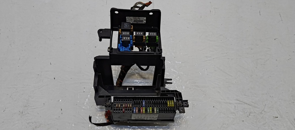 фото №1, Vw caddy iii коробка предохранителей