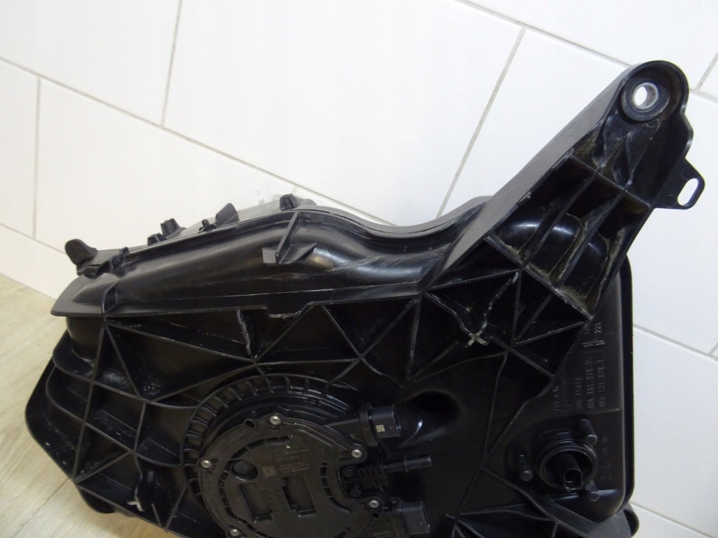 Купити Audi a6 c8 4k0 бак adblue 4k0131878k llu